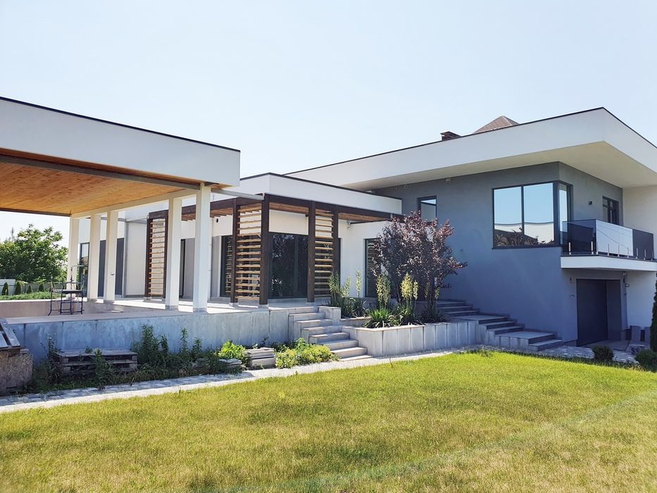 Продам дом с ремонтом Новоалександровка