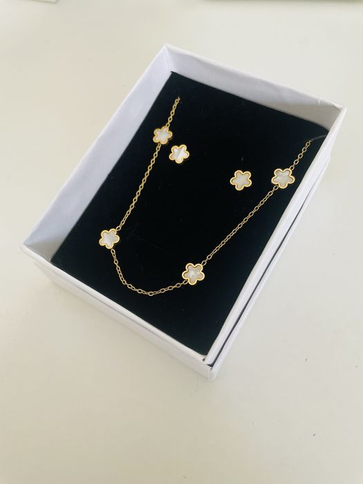 Conjunto colar e brincis flores doursdos aço inoxidável