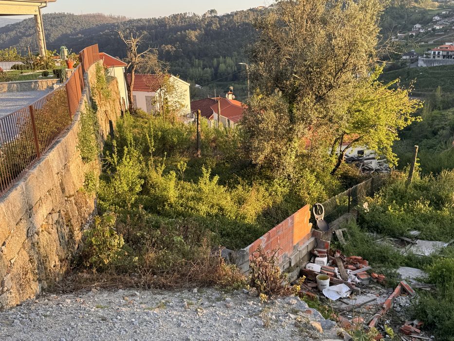 Lote terreno de construção  em Freixo de Cima  (Amarante)