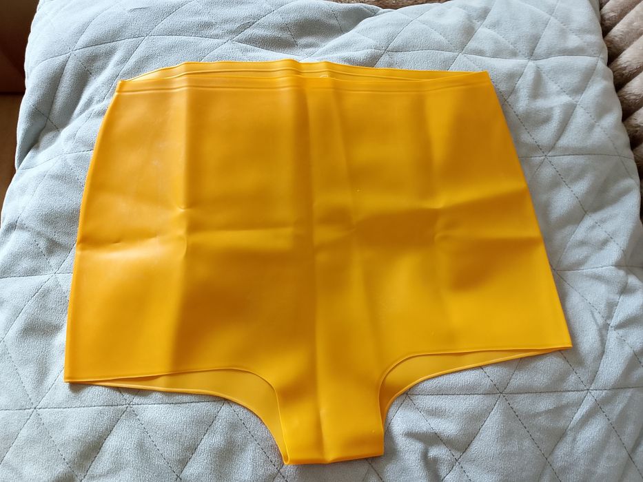 Latexowe szorty damskie