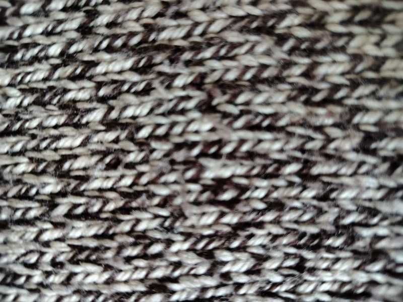 Melanżowy sweter z akrylu