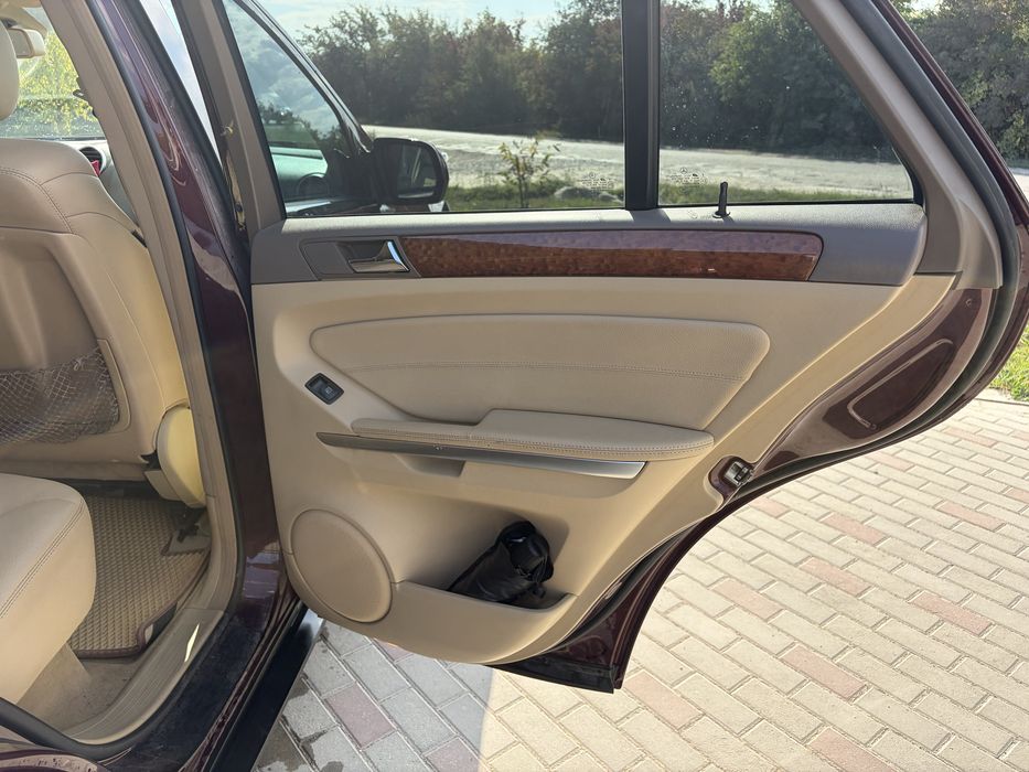 Mercedes-Benz ML320