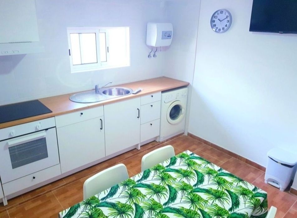 Quarto para arrendar em santa iria da azoia a 10 min de lisboa