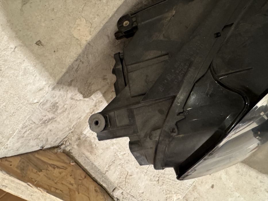 Продам правую фару Golf 7 full xenon afs максимальная