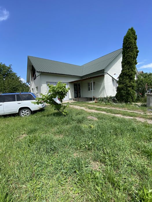 Продаж будинку