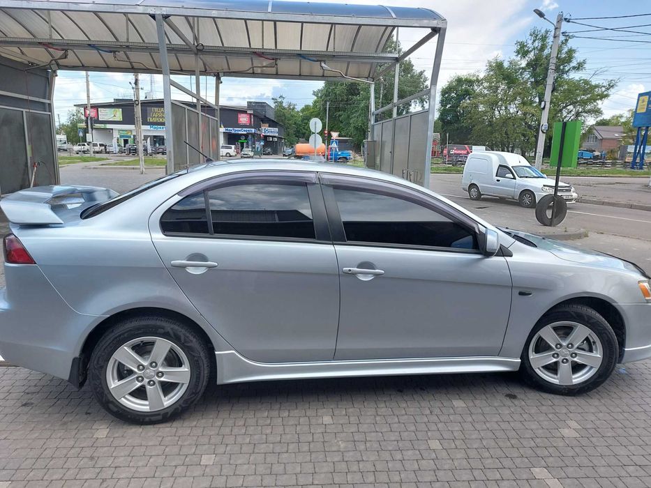 Продам власне авто Mitsubishi Lanser