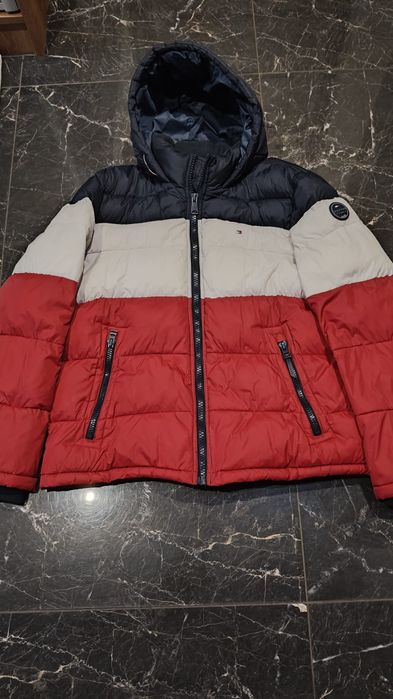 Kurtka zimowa Tommy Hilfiger rozmiar XL kurtka jest bardzo dobrym stan