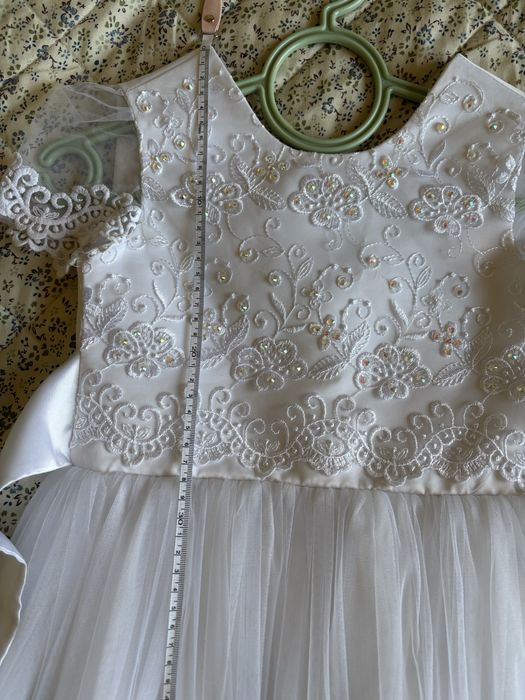 Біле плаття Сніжинки
