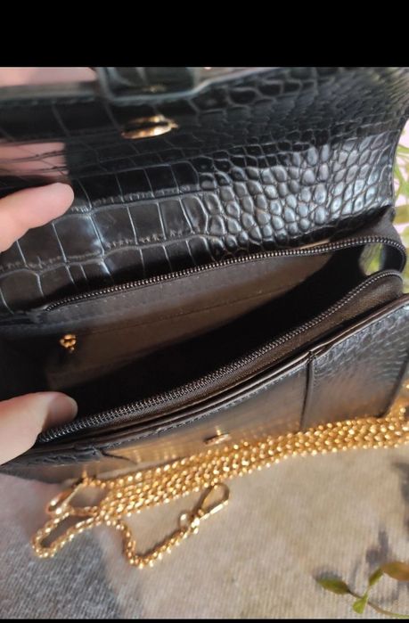 Mini mala preta corrente ou mão