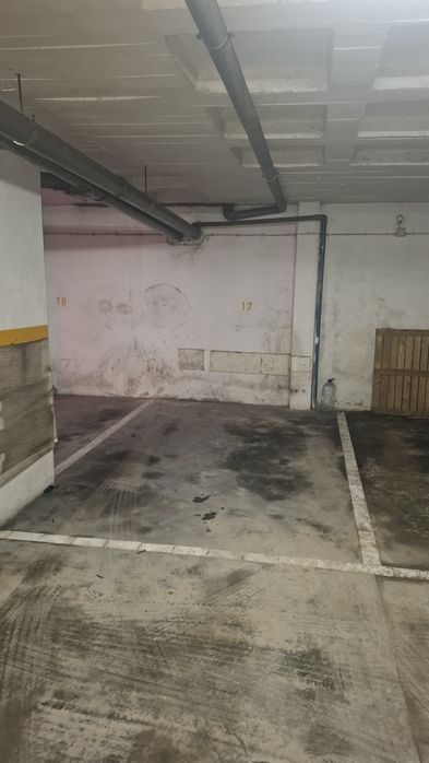 Alugo parqueamento/lugar de garagem