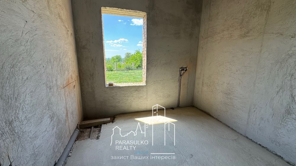 Продам розкішний будинок у мальовничому місці