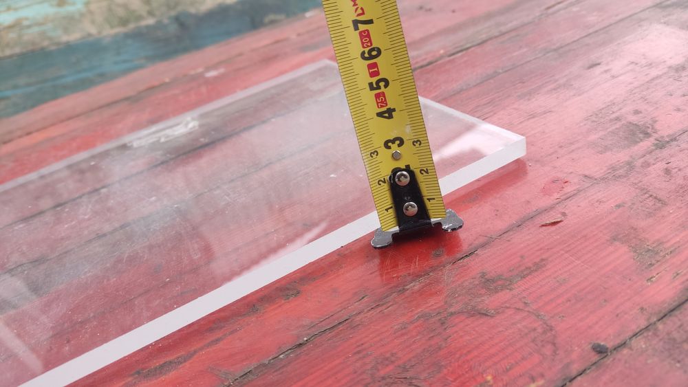 Оргскло шматки 43*20*1 см.