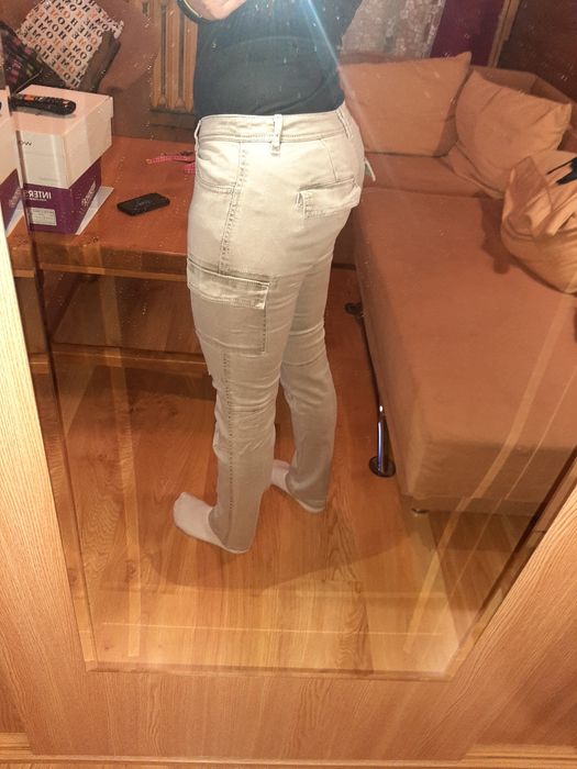 Jeansy szare z kieszeniami