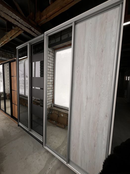 В продаже шкафы купе