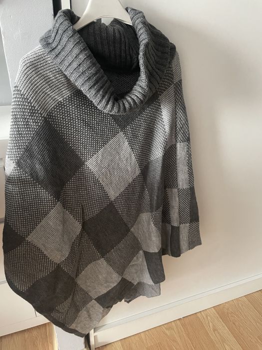 Sweter asymetryczny