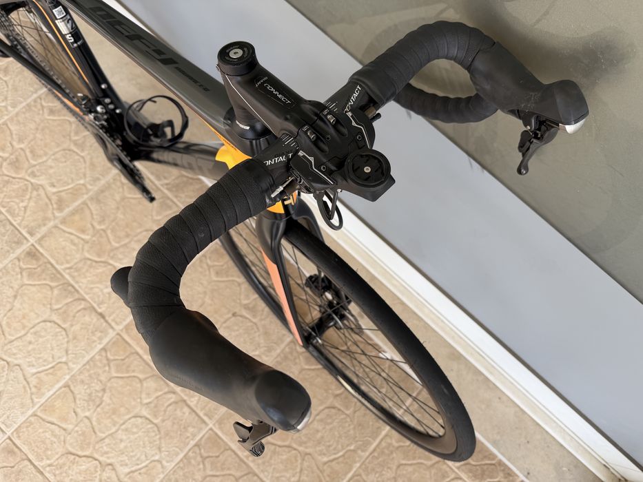 Bicicleta de estrada Giant em carbono - Disco