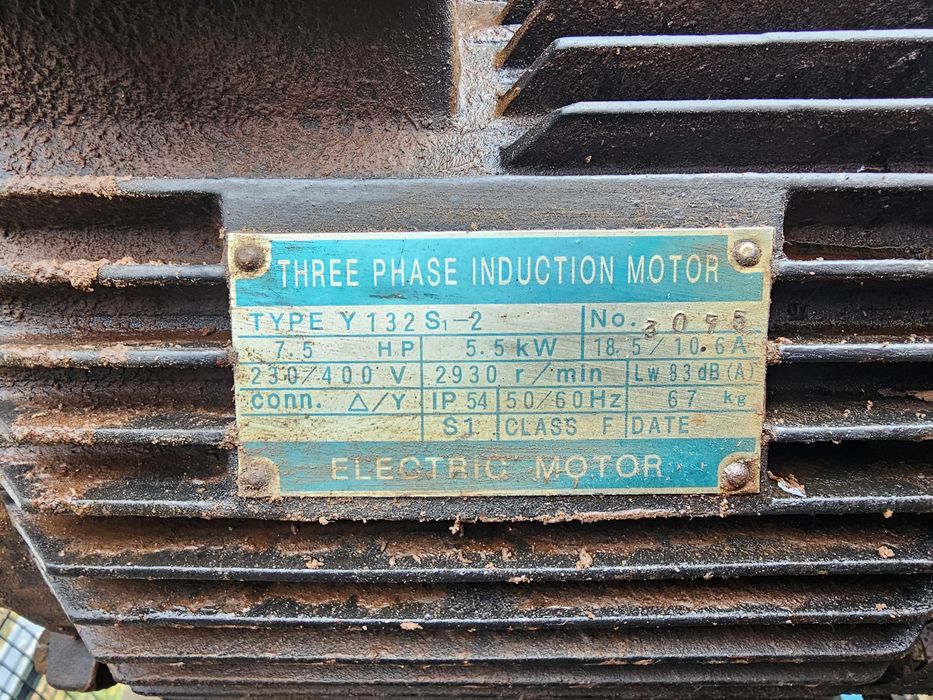 Compressor  de ar 500 litros a funcionar