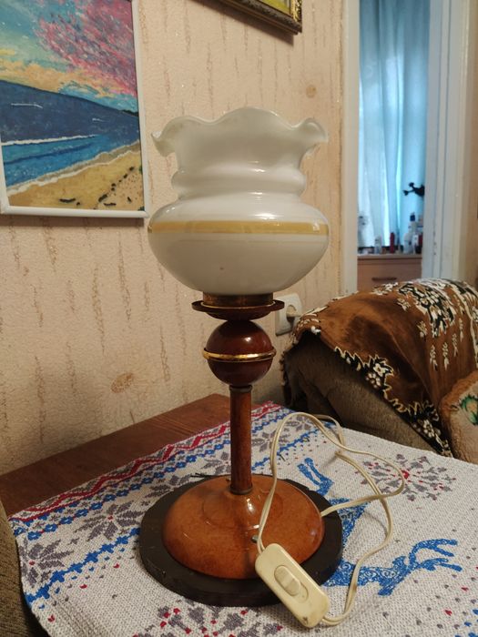 Светильник, настольная лампа