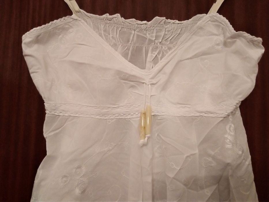 Top bordado alças finas branco