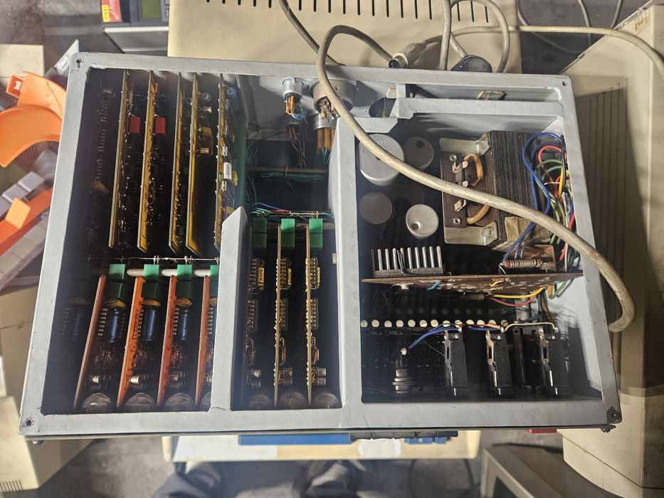 Cyfrowy blok sterujacy lampy nixie oddzysk