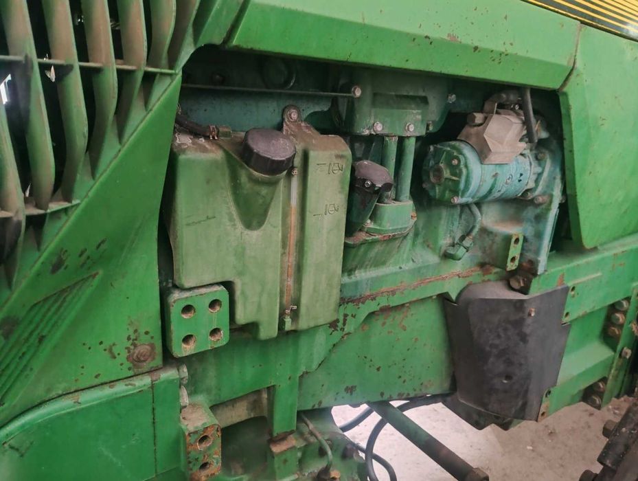 Трактор John Deere 8400 1995