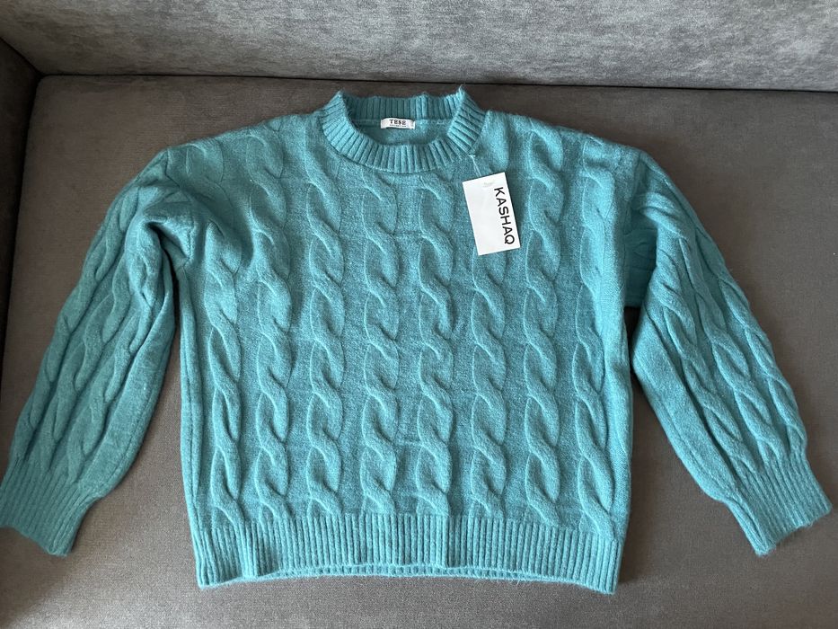 Новий светр (теплий)