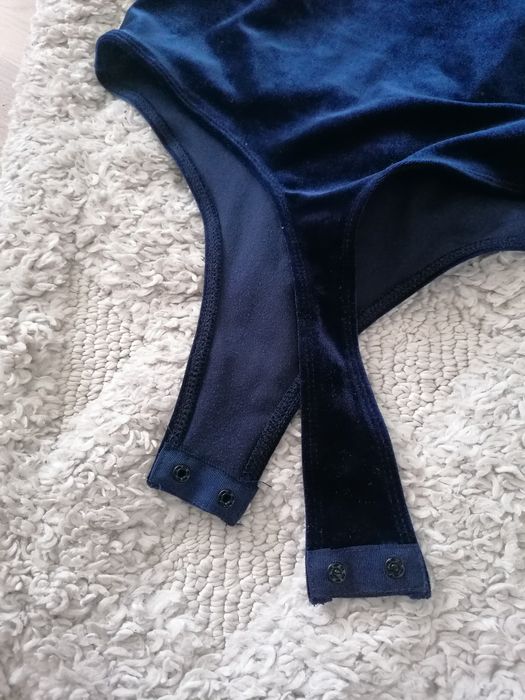 Welurowe granatowe body BikBok XS