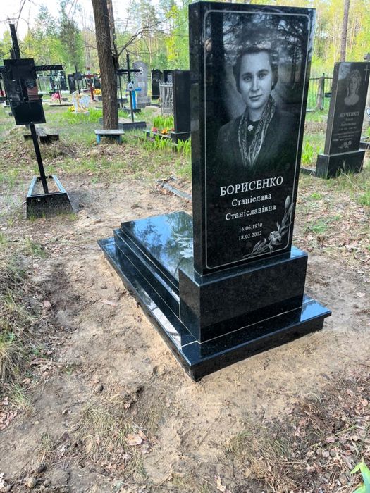 Памʼятники з природнього каменю за гарною ціною