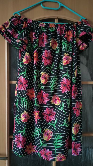 Sukienka mini typu hiszpanka