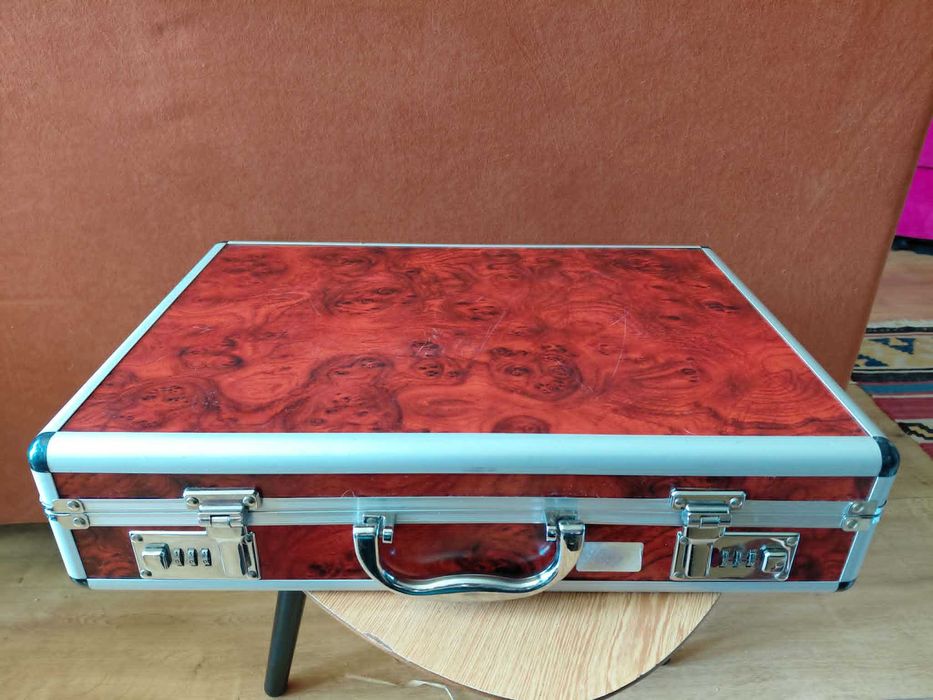 Elegancki komplet sztućców w walizce Hoffner (dwupoziomowy) | NIEUŻYWANY