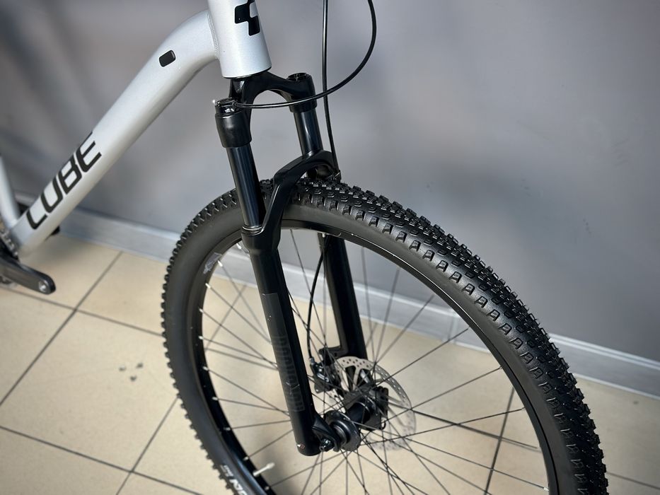 Cube Attention SLX 29 XL