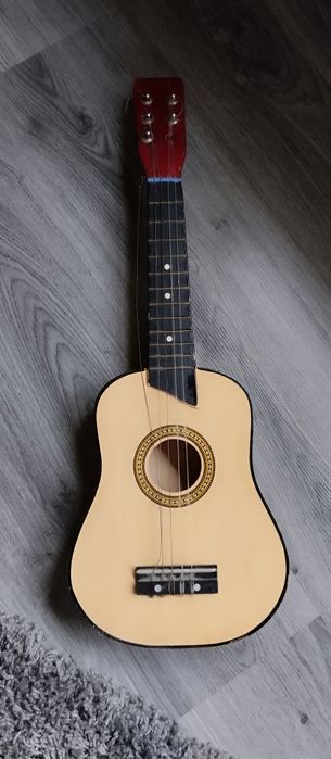 Гітара дерев'яна, дитяча