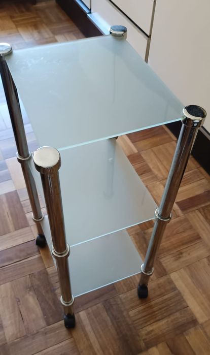 Movel de Apoio com 3 Prateleiras em Vidro Fosco