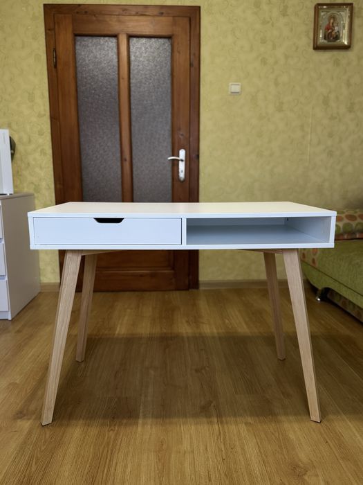 Письмовий стіл JYSK