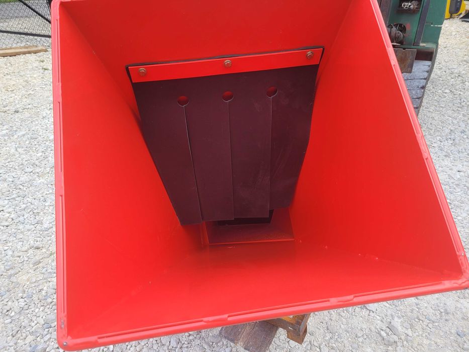 Rozdrabniacz do gałęzi/ Rębak tarczowy do ciągnika/ MINI traktorka