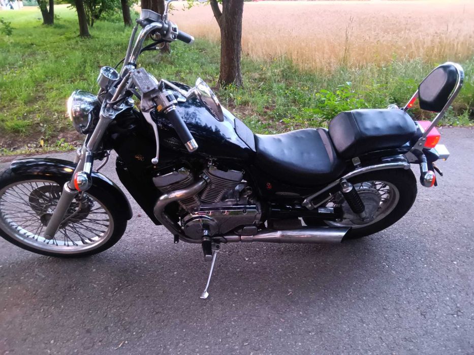 Suzuki Intruder 600 A2