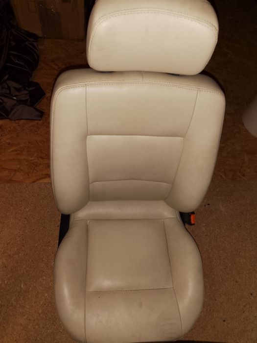 Fotele AUDI 80 B4 sedan obszyte