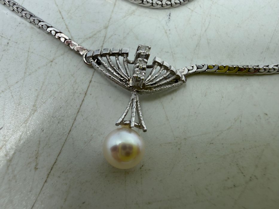 Naszyjnik z perłą i brylantami białe złoto próba 585 Certyfikat