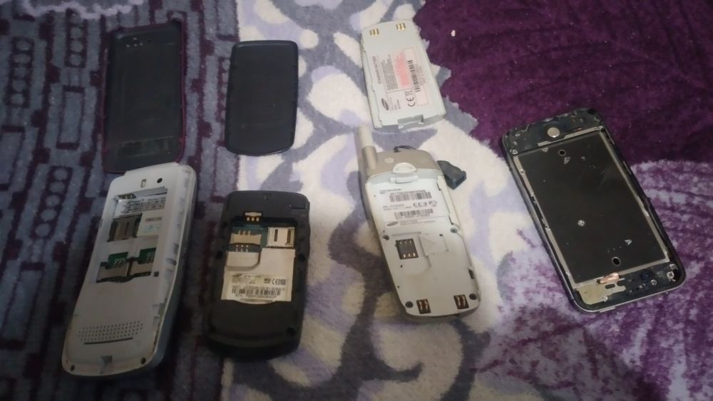 Продам телефоны (может на запчасти)