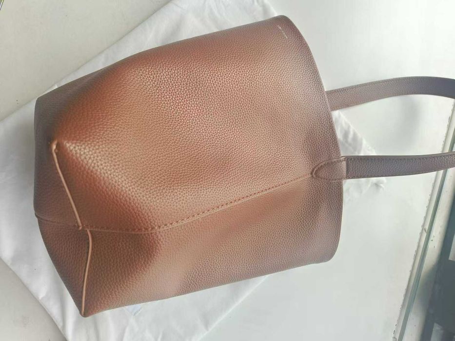 Bolsa bucket The Row castanha