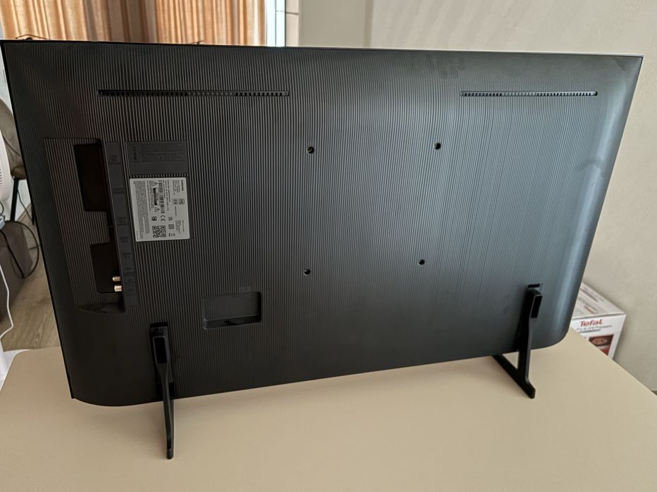Продам телевізор Samsung QE43Q7