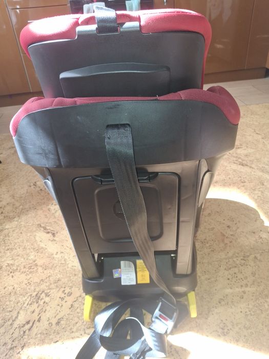 Продам авто кресло Maxi Cosi Titan