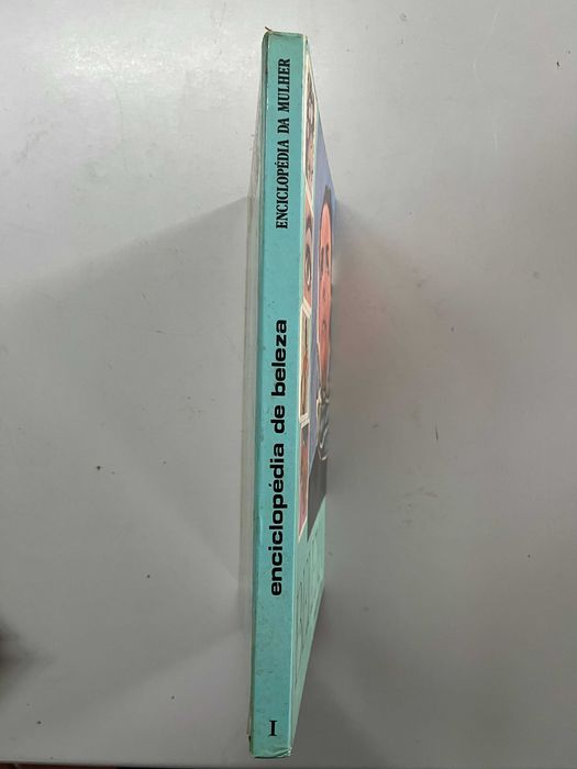 Livros Enciclopédia da Mulher "Beleza" e "Mosaico de Ideias"