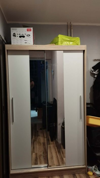 Szafa przesuwna. Jak Nowa