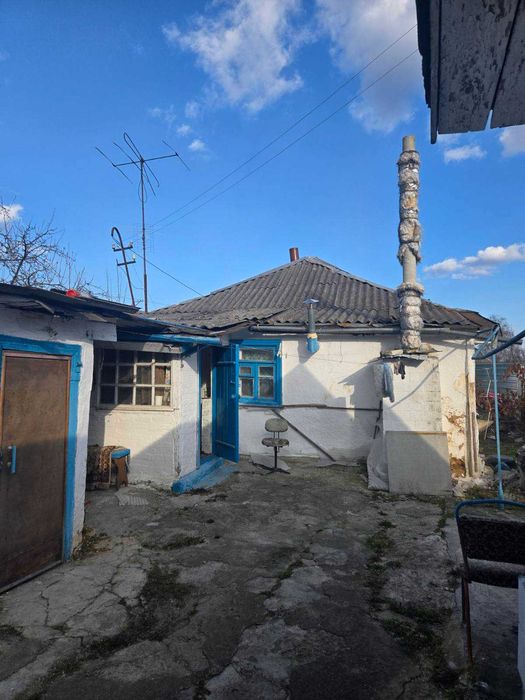 Продається частина будинку з дерева