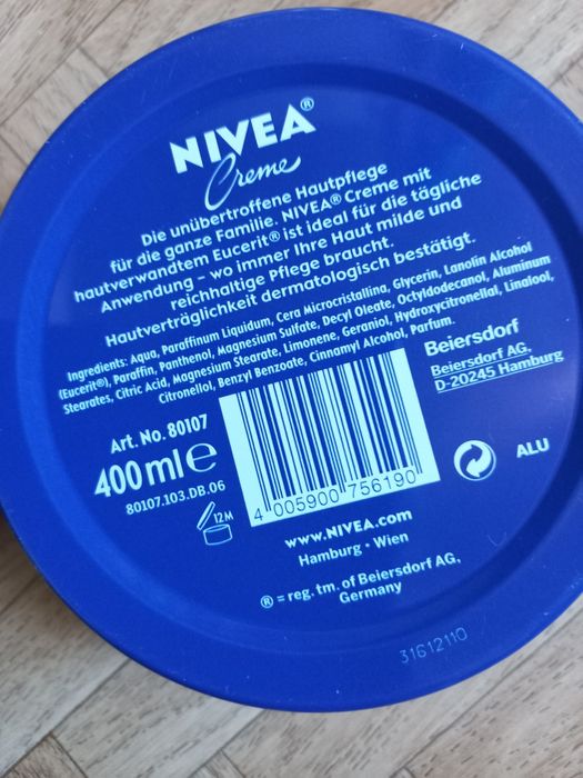 Krem nivea 2szt 150 i 400 ml.