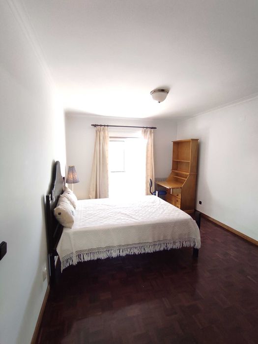 Quarto c/WC privativo e varanda em Celas - só disponível para 1mês (Maio)