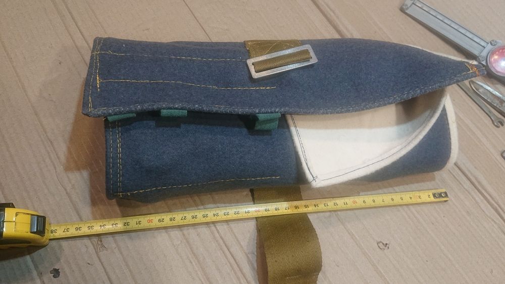 Чехол для разного инструмента. 
Ключи, отвёртки и тд. 
Очень крепкий и