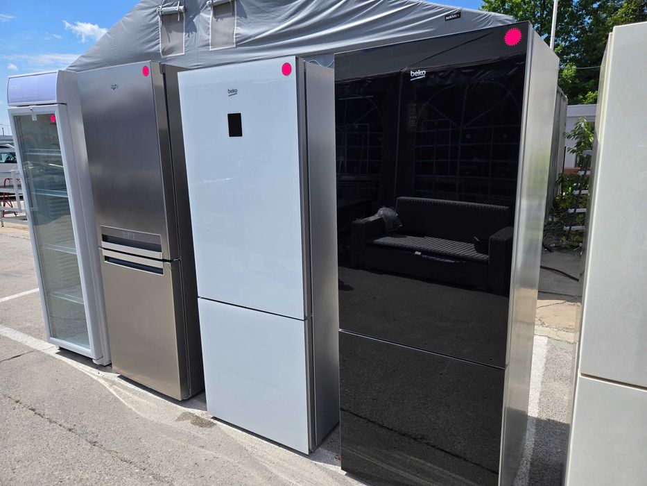 JANKI AGD Lodówka Beko czarne szkło 70cm