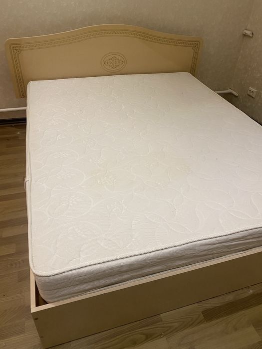 Набір меблевого гарнітуру в спальню